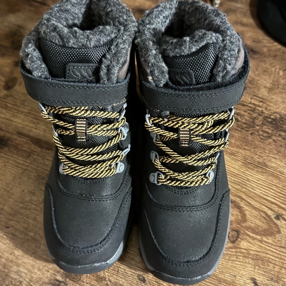 All in motion camo snow boots kids